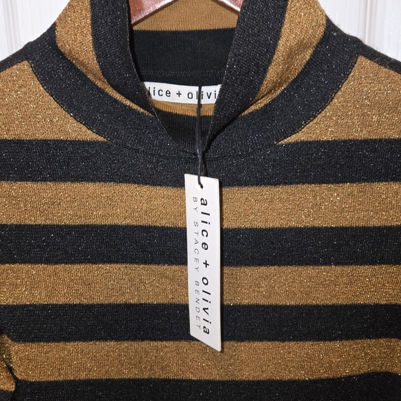Alice + Olivia Metallic Turtleneck Sweater – Size Small (NWT) #N3 - Picture 4 of 7